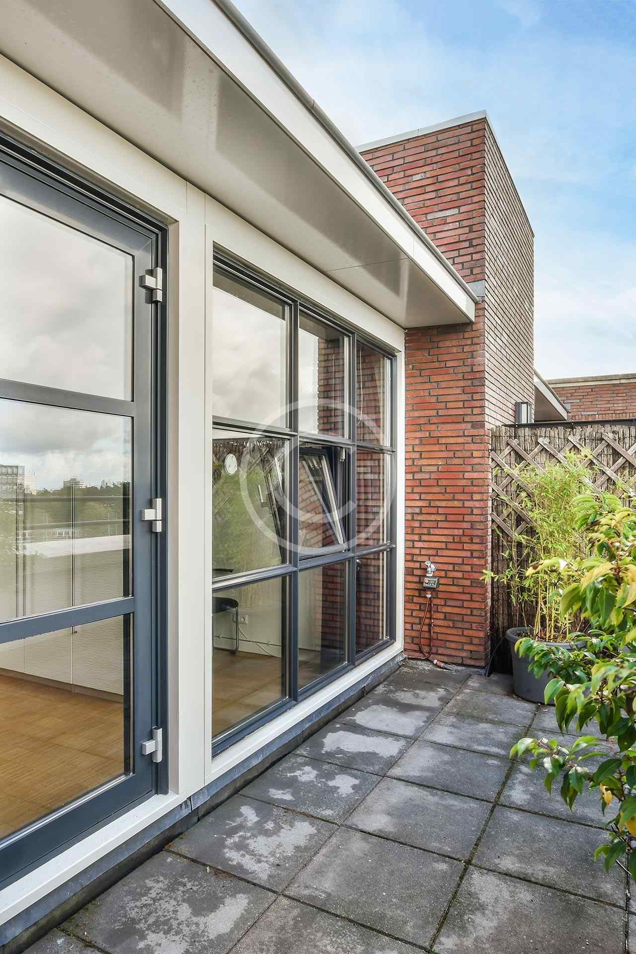 home1-image2-copyright